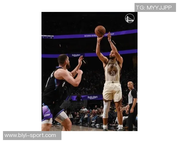 库里三节狂砍35分5板2帽难救勇士球队仍落后12分苦苦支撑艰难追分